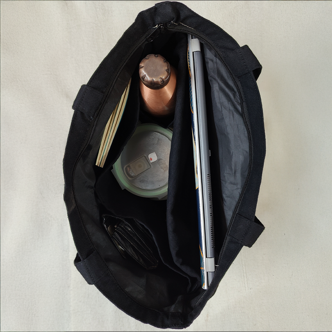 Essential - Noir Essence (Zip Closure)