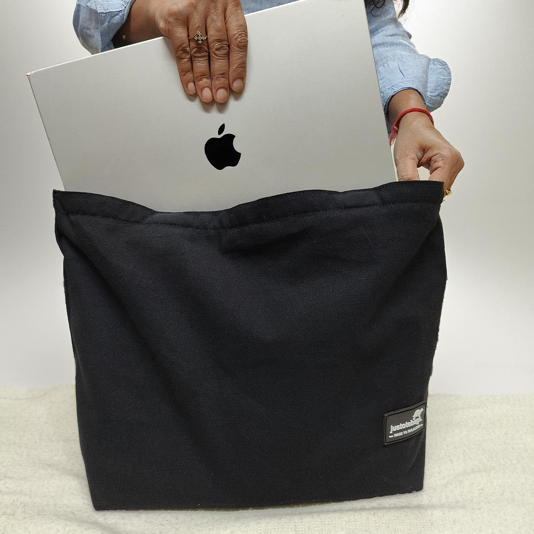 Essential - Noir Essence (Zip Closure)